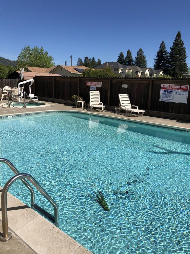 Cloverdale Wine Country Inn & Suites Εξωτερικό φωτογραφία